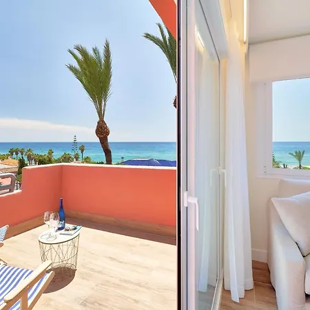 Апартаменты Sea Beachfront *