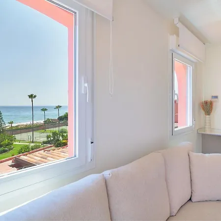 Апартаменты Sea Beachfront